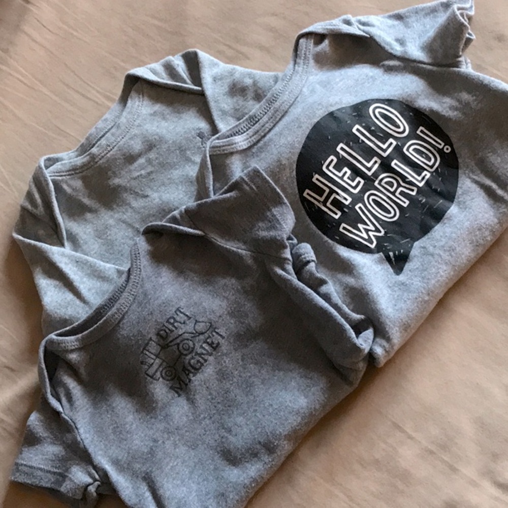 Bundle of 3 onesies